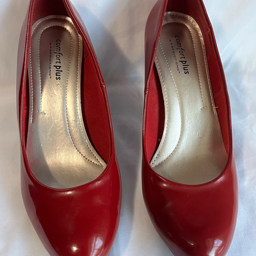 Comfort Plus by Predictions Red Women's Heels Size 8